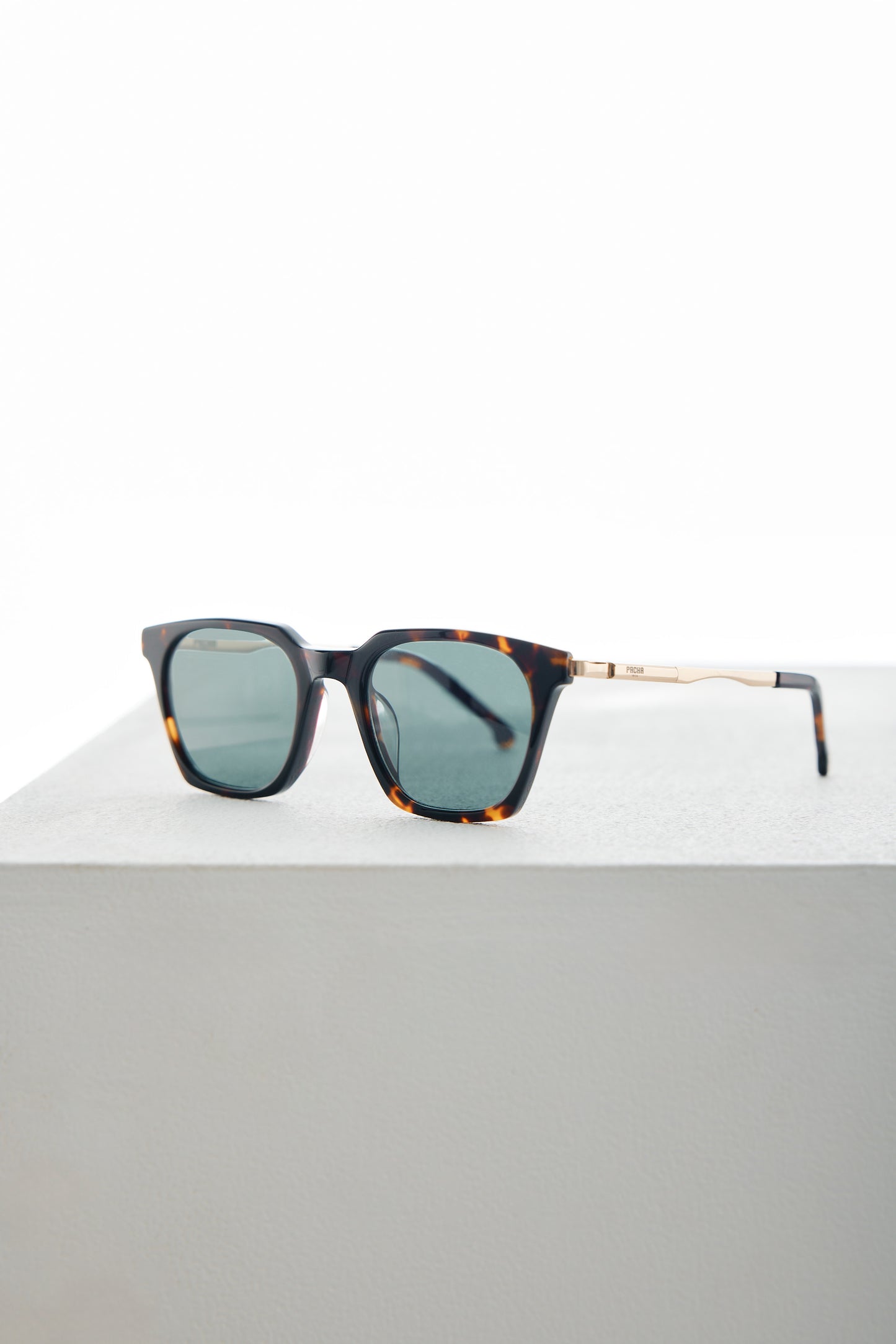 Lunettes de soleil brillantes