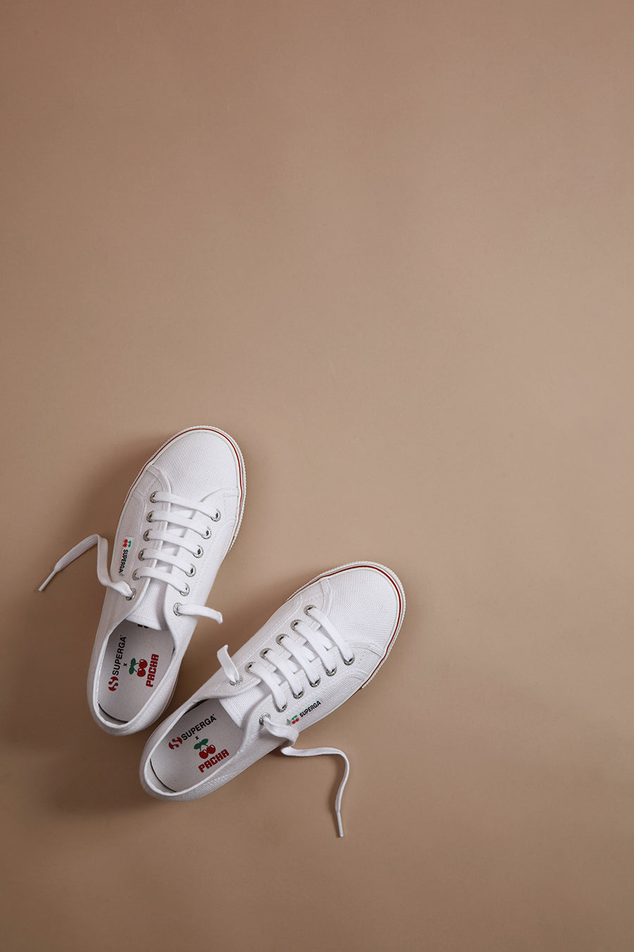 Baskets Pacha x Superga