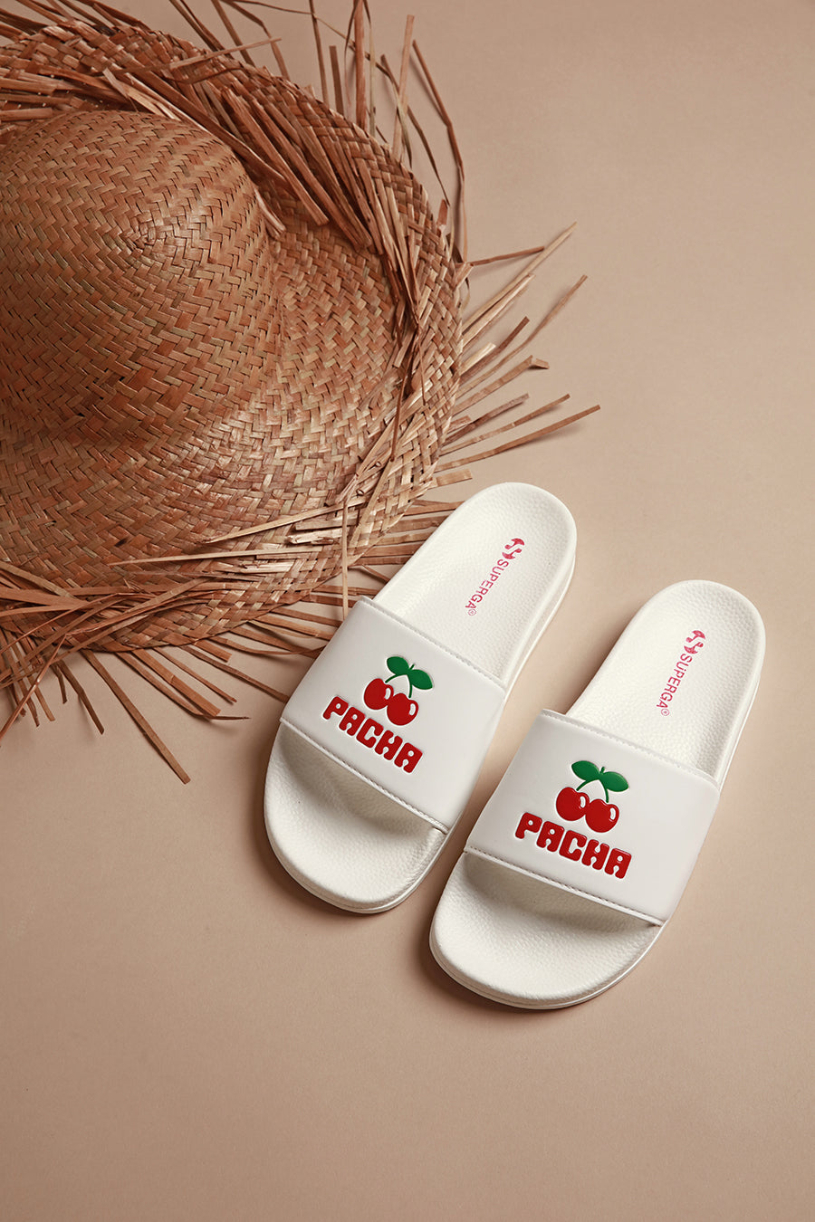 Tongs Pacha x Superga