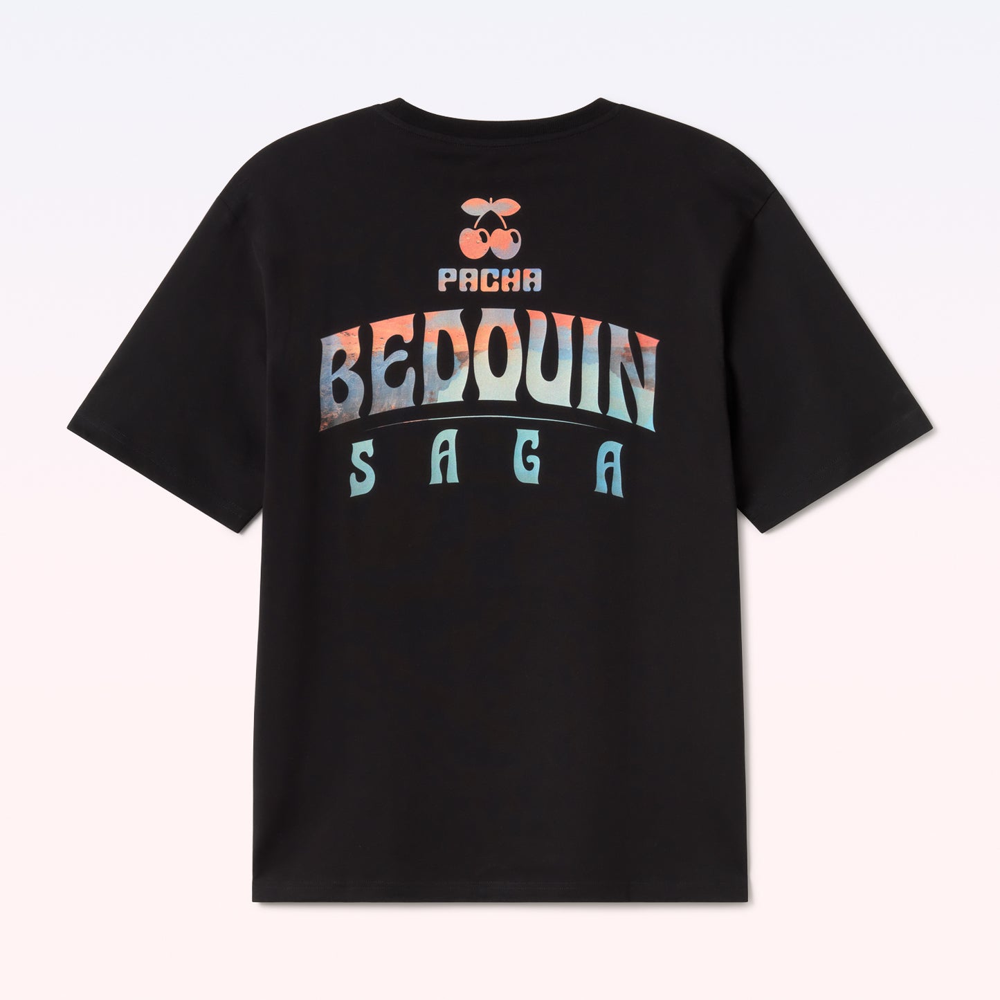 Camiseta Bedouin x Pacha - Edición Limitada