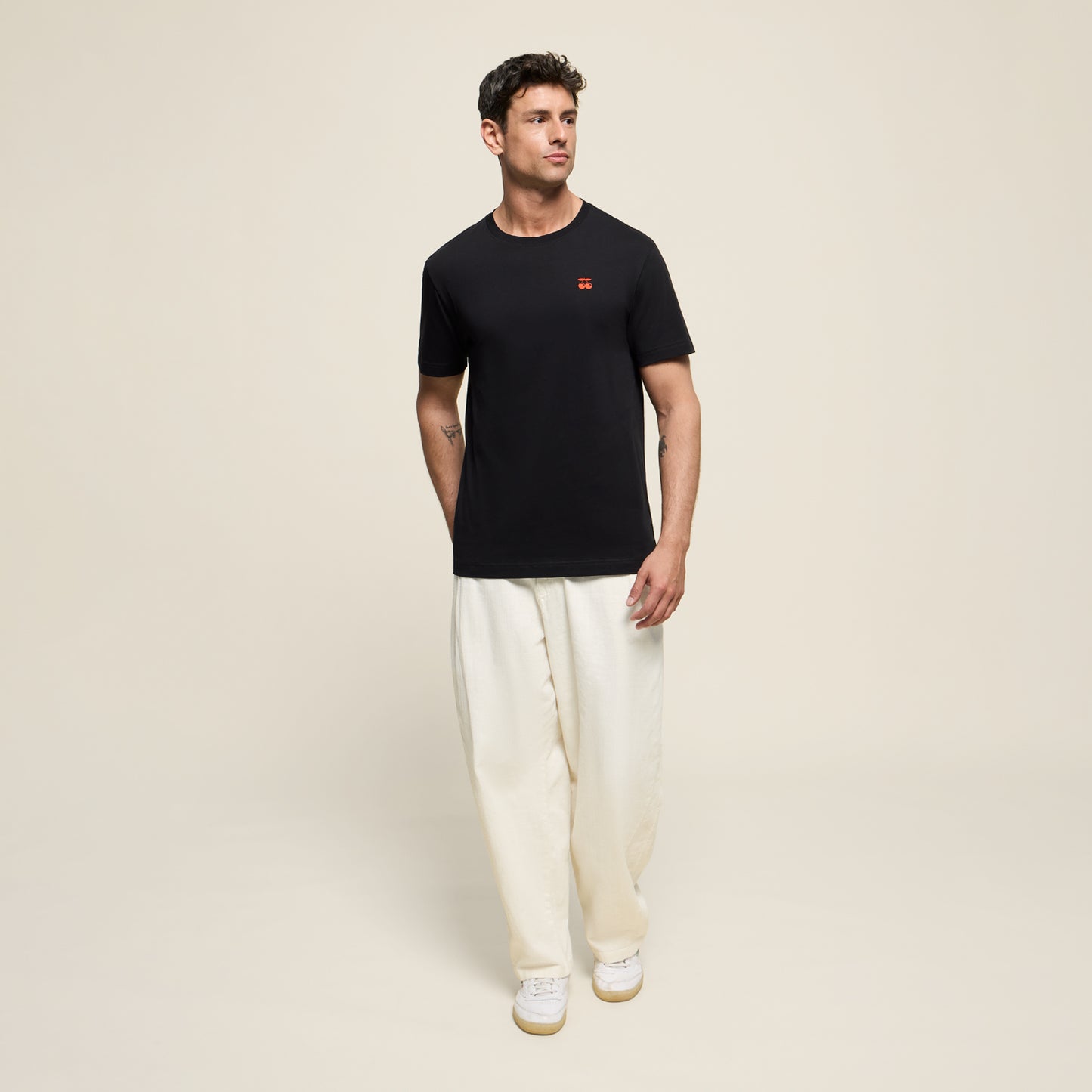 T-SHIRT EMBROIDERED CHERRY BLACK